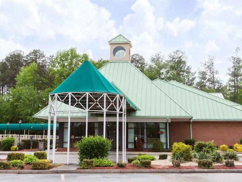 Days Inn By Wyndham Petersburg/South Fort Lee Exterior photo