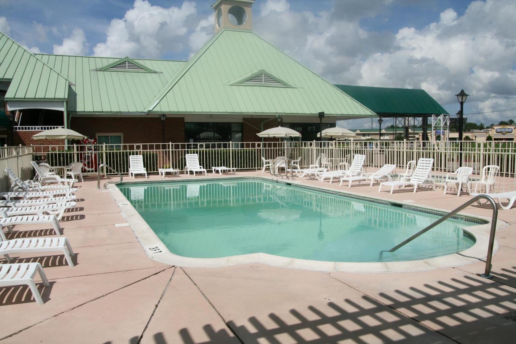 Days Inn By Wyndham Petersburg/South Fort Lee Exterior photo